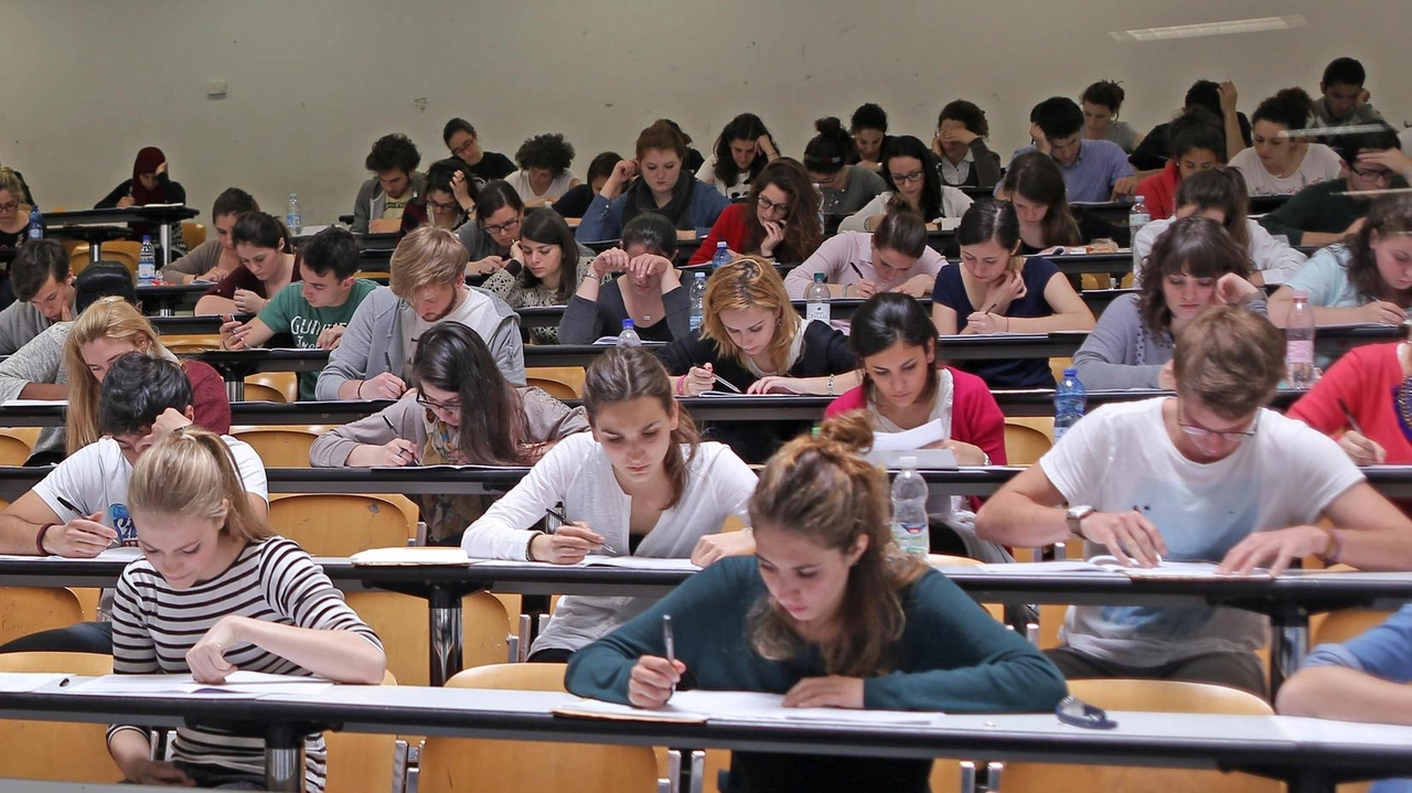 Test d’ingresso per Medicina addio: si aprono oggi le iscrizioni per il “semestre aperto“. Dovranno essere inviate entro il 25... Test d’ingresso per Medicina addio: si aprono oggi le iscrizioni per il “semestre aperto“. Dovranno essere inviate entro il 25...