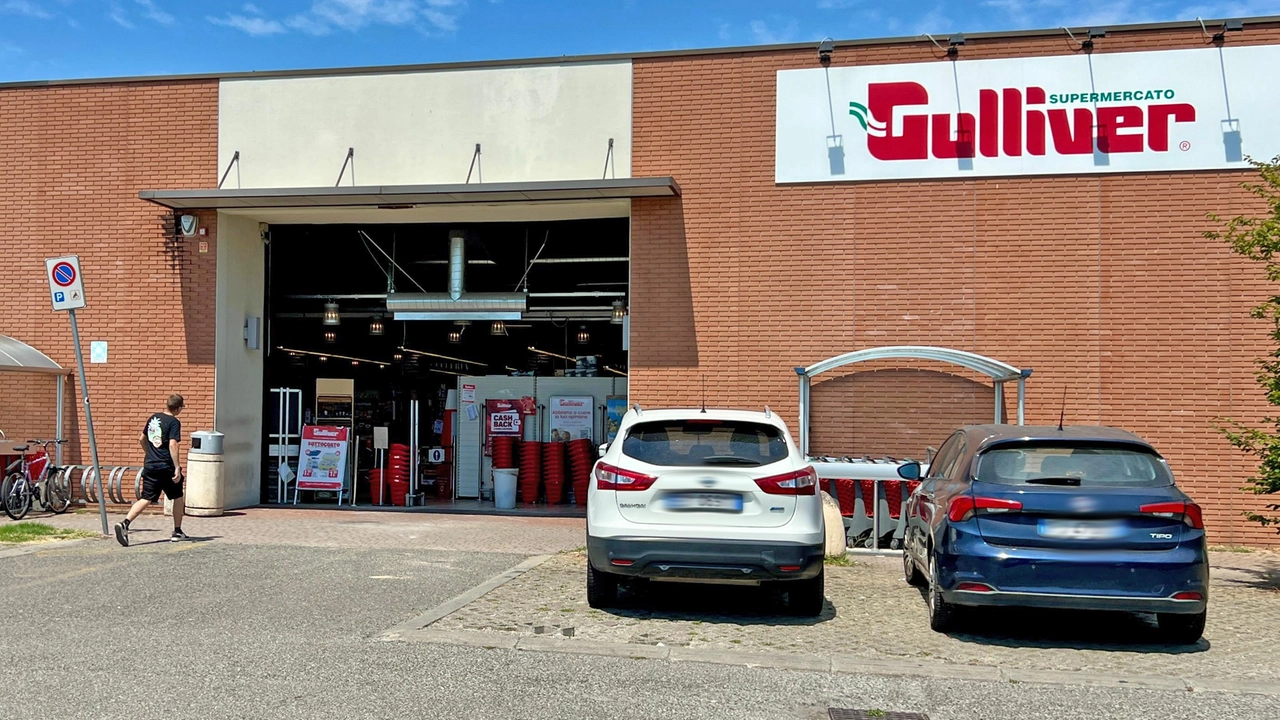 Il supermercato della catena Gulliver finito nel mirino a Bressana Bottarone