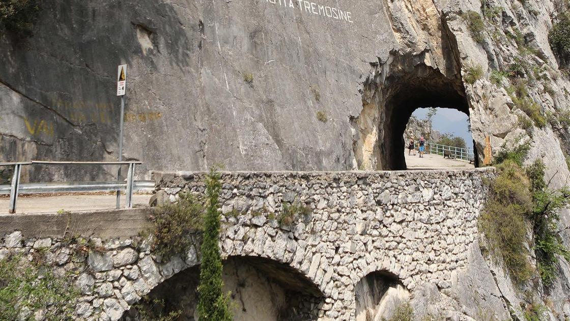 Vandali all’opera sulla Strada della Forra Vandali all’opera sulla Strada della Forra