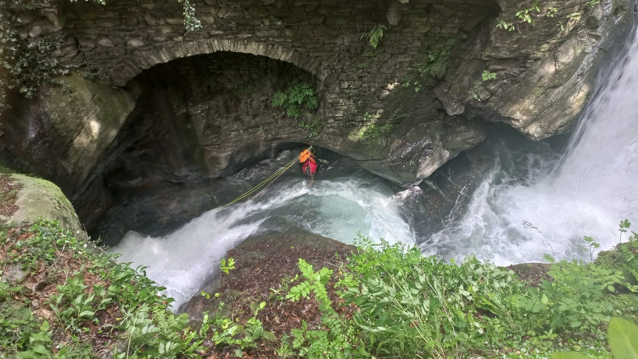 La gola del Torrente Esino dove il canoista di 33 anni è rimasto inghiottito