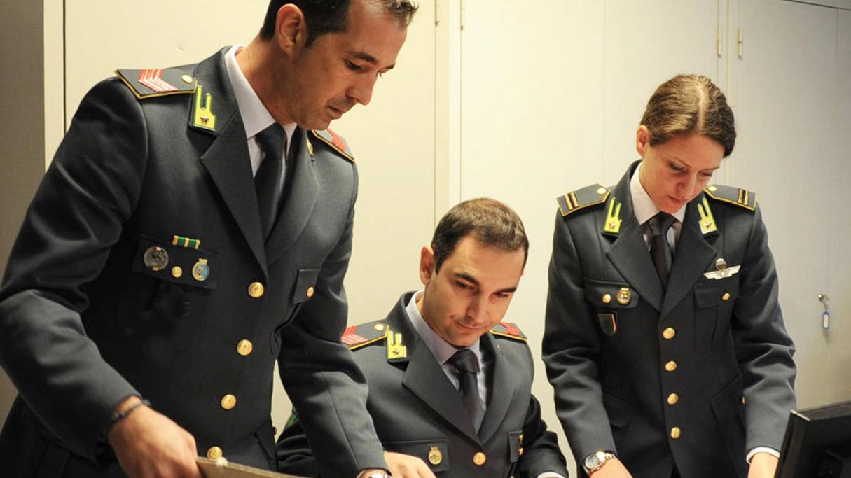 La Guardia di Finanza ha accertato gli illeciti (foto di archivio)