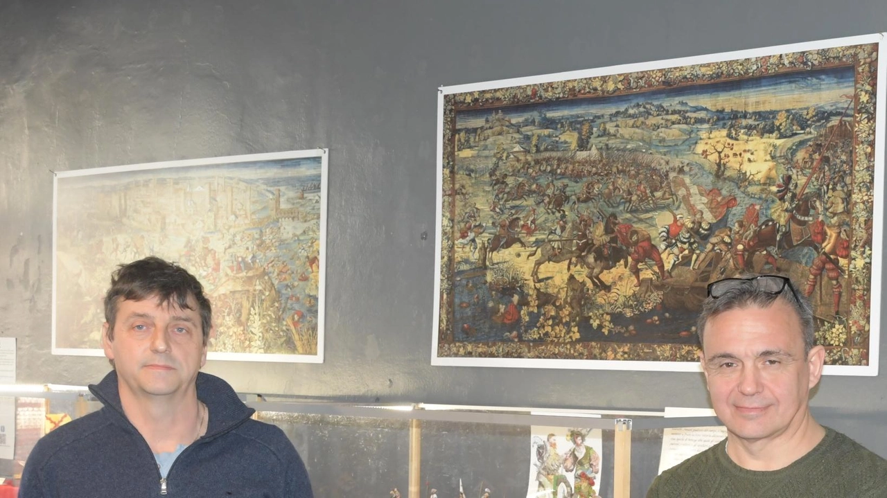 Uscita da uno degli arazzi fiamminghi, che dal museo di Capodimonte arriveranno a Pavia in autunno, la “dama in rosso“... Uscita da uno degli arazzi fiamminghi, che dal museo di Capodimonte arriveranno a Pavia in autunno, la “dama in rosso“...