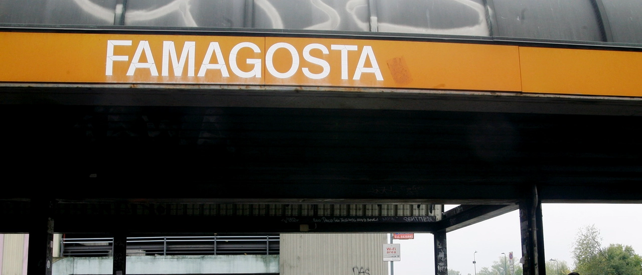 Fumo e “pioggia” in banchina alla stazione M2 di Famagosta: cosa è successo