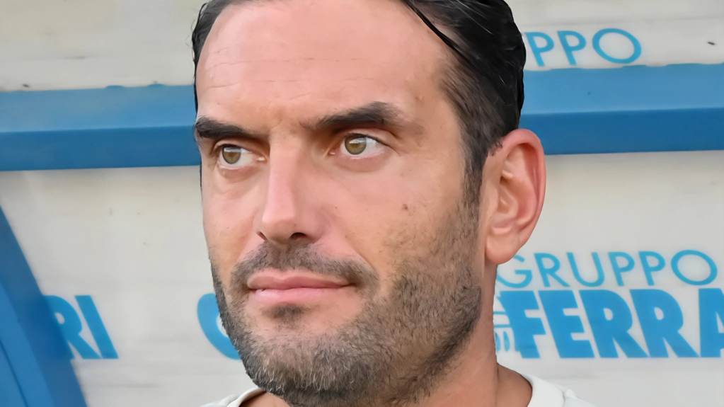 BUSTO ARSIZIO (Varese) Oggi, alle ore 15, derby del Ticino per la Pro Patria che al Silvio Piola fa visita al... BUSTO ARSIZIO (Varese) Oggi, alle ore 15, derby del Ticino per la Pro Patria che al Silvio Piola fa visita al...
