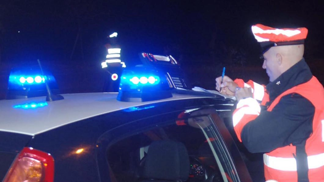 Ondata di furti a Gazzada, Castronno, Caronno Varesino e Varese: farmacie, bar e salone di parrucchiere presi di mira. Carabinieri sulle tracce dei malviventi, preoccupazione tra commercianti e residenti. Ondata di furti a Gazzada, Castronno, Caronno Varesino e Varese: farmacie, bar e salone di parrucchiere presi di mira. Carabinieri sulle tracce dei malviventi, preoccupazione tra commercianti e residenti.