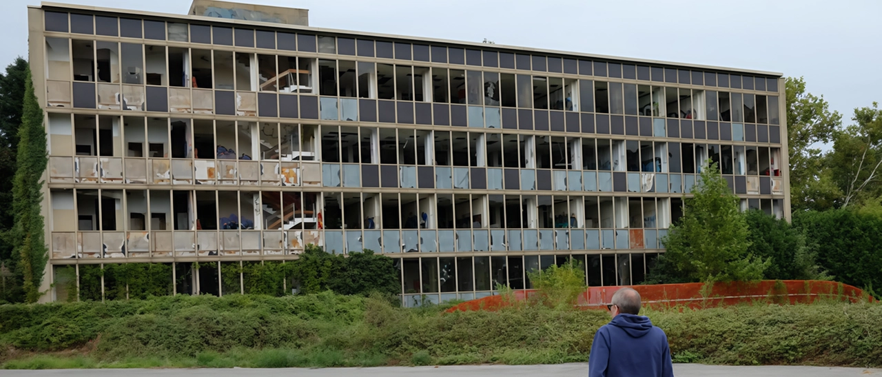Degrado e incertezze sull’area ex Mellin: il Tribunale annulla l’asta e si riapre la ferita di via Galilei