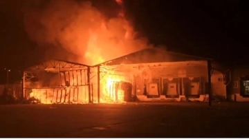 Incendio notturno all’Ortomercato di Milano. Arrestato il piromane: è un 59enne incastrato da telecamere e tabulati