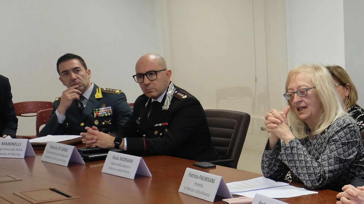 I sindaci hanno incontrato la prefetta Patria Palmisani e i vertici delle forze dell’ordine I sindaci hanno incontrato la prefetta Patria Palmisani e i vertici delle forze dell’ordine