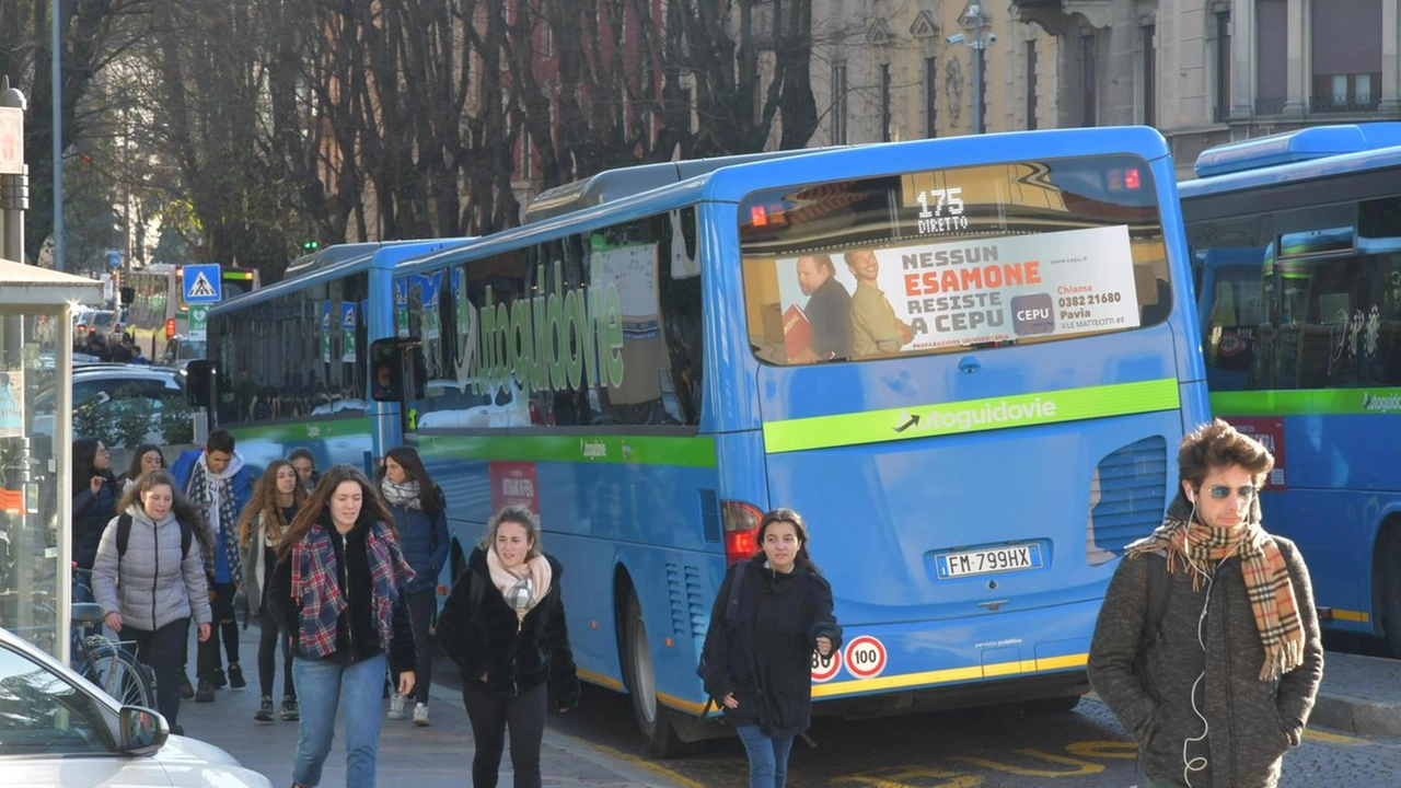 Prosegue la protesta contro i disservizi di Star Mobility per pendolari e alunni Prosegue la protesta contro i disservizi di Star Mobility per pendolari e alunni
