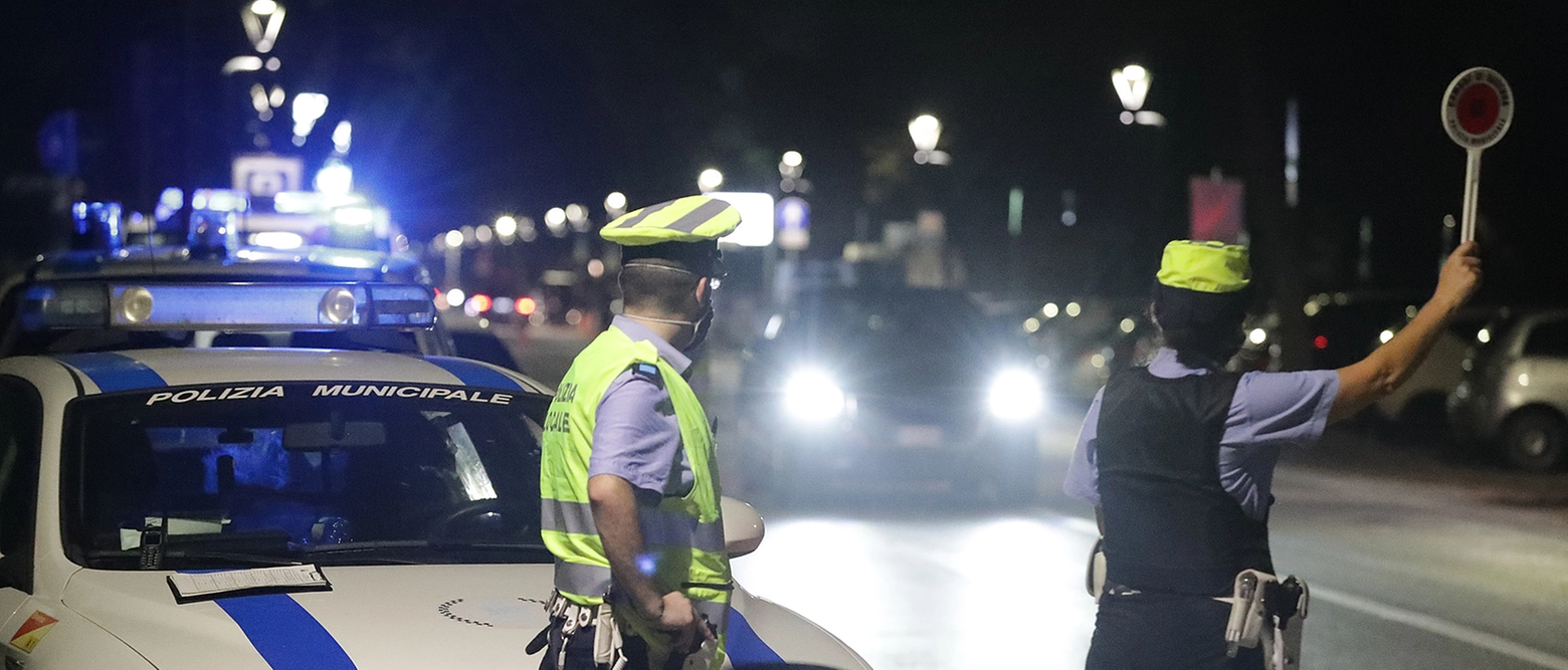 Nelle ultime settimane, la polizia locale ha multato 52 veicoli (9 i conducenti sorpresi al telefono) e sequestrato due mezzi