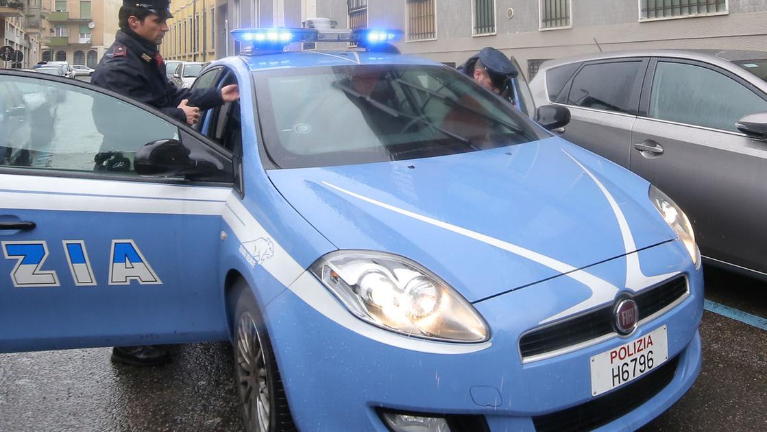 Laboratorio della droga scoperto dalla squadra mobile di Milano nel Piacentino: sequestrati 2 chili di coca Laboratorio della droga scoperto dalla squadra mobile di Milano nel Piacentino: sequestrati 2 chili di coca