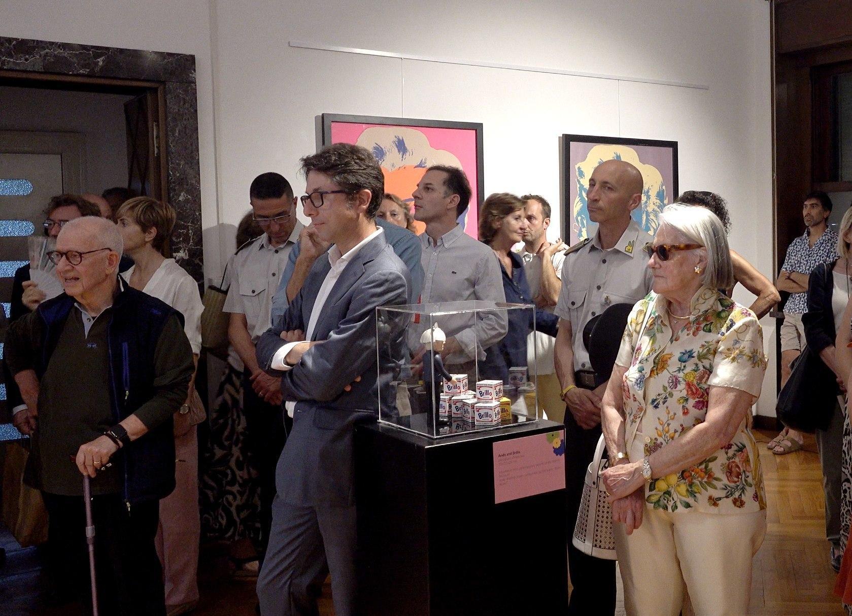 Andy Warhol, genio senza tempo. Sul lago la mostra Memorabilia Andy Warhol, genio senza tempo. Sul lago la mostra Memorabilia