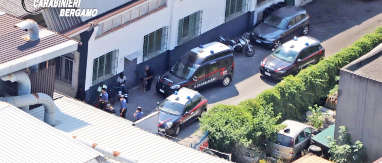 Ciserano, capannone trasformato in discarica abusiva: scattano sequestro e denunce