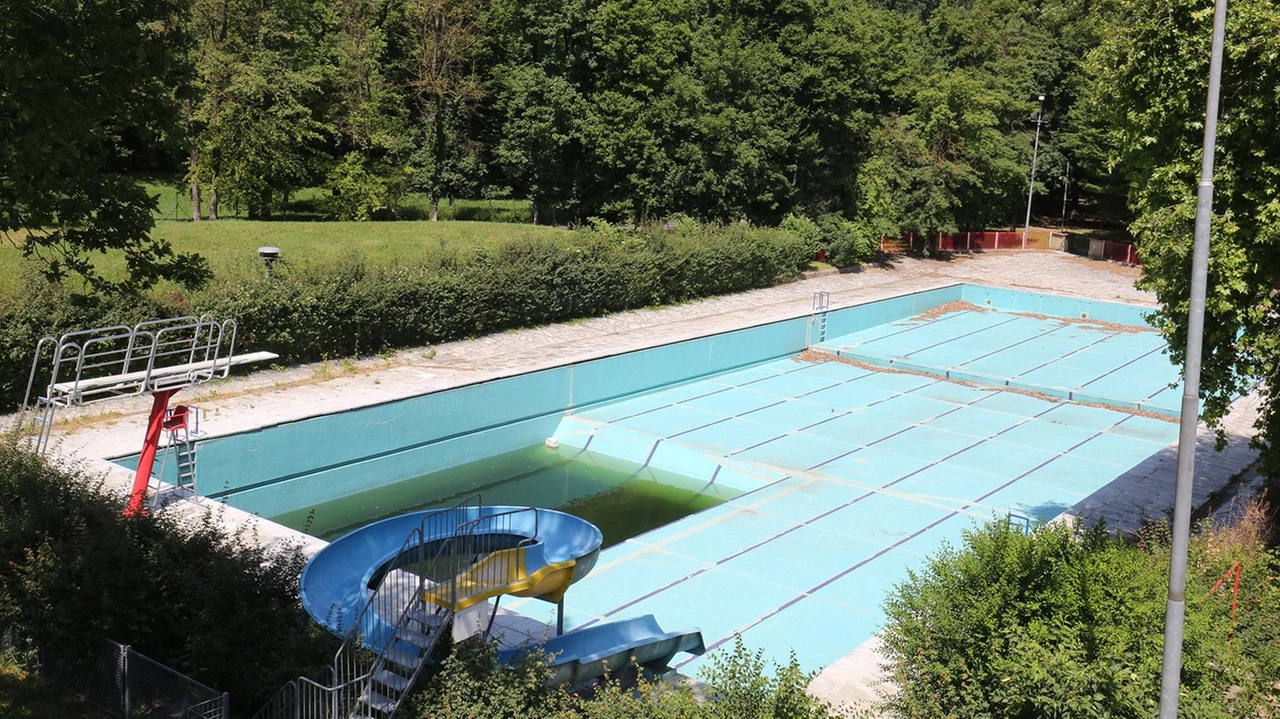 La piscina per anni è stata un’oasi per i brianzoli in fuga dalla calura estiva La piscina per anni è stata un’oasi per i brianzoli in fuga dalla calura estiva