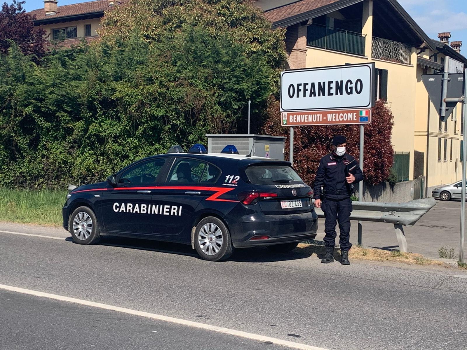 romanengo picchia il padre e butta a terra la nonna arrestato dai carabinieri ora ha il braccialetto elettronico