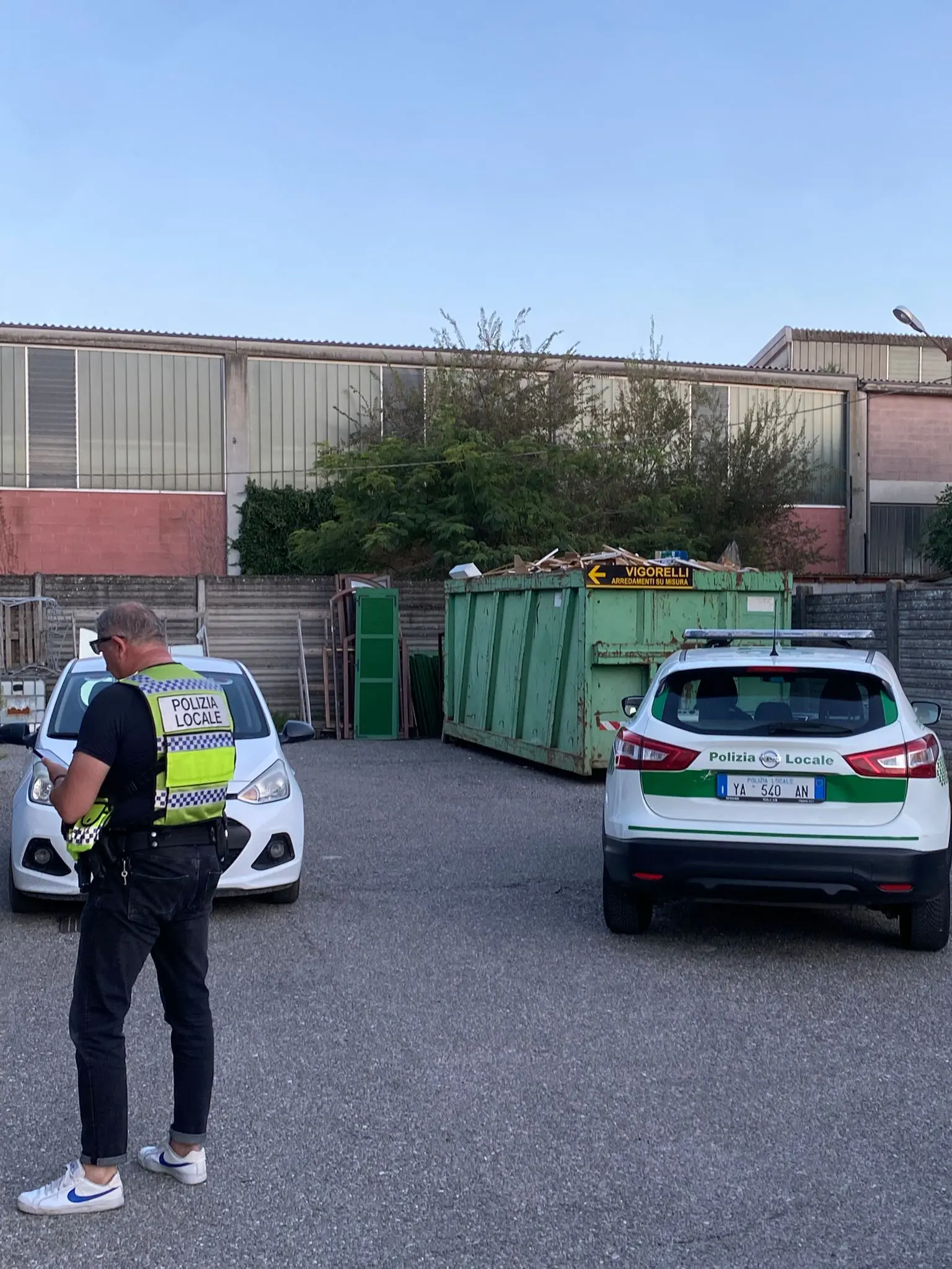 Una serra di marijuana nel capannone industriale: due “coltivatori” lodigiani in manette