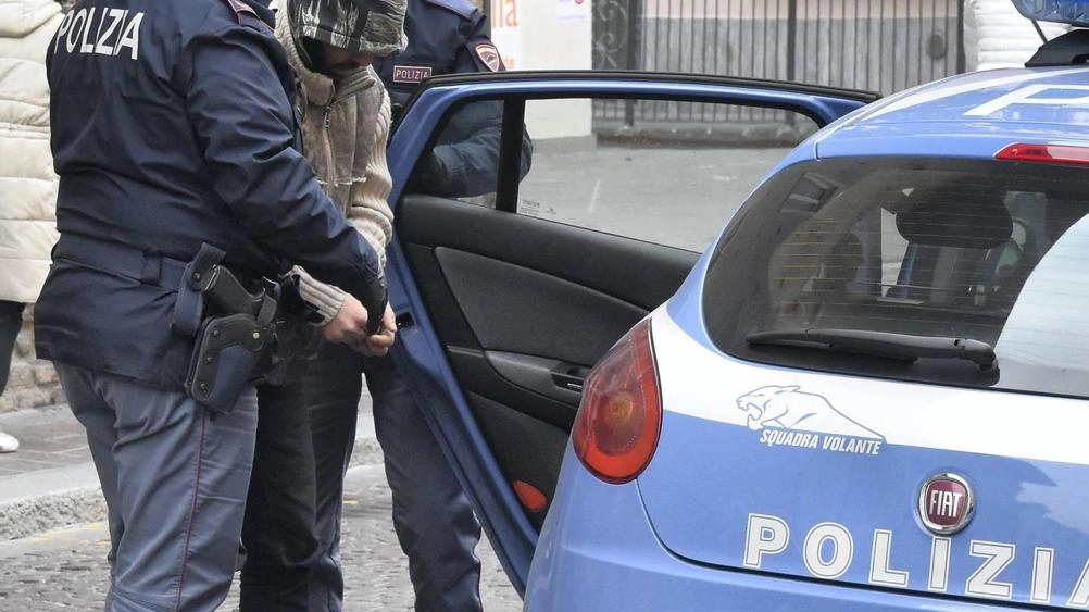 Arrestato di nuovo, la sesta volta in dodici mesi nonché la seconda in meno di 24 ore, un trentaseienne...