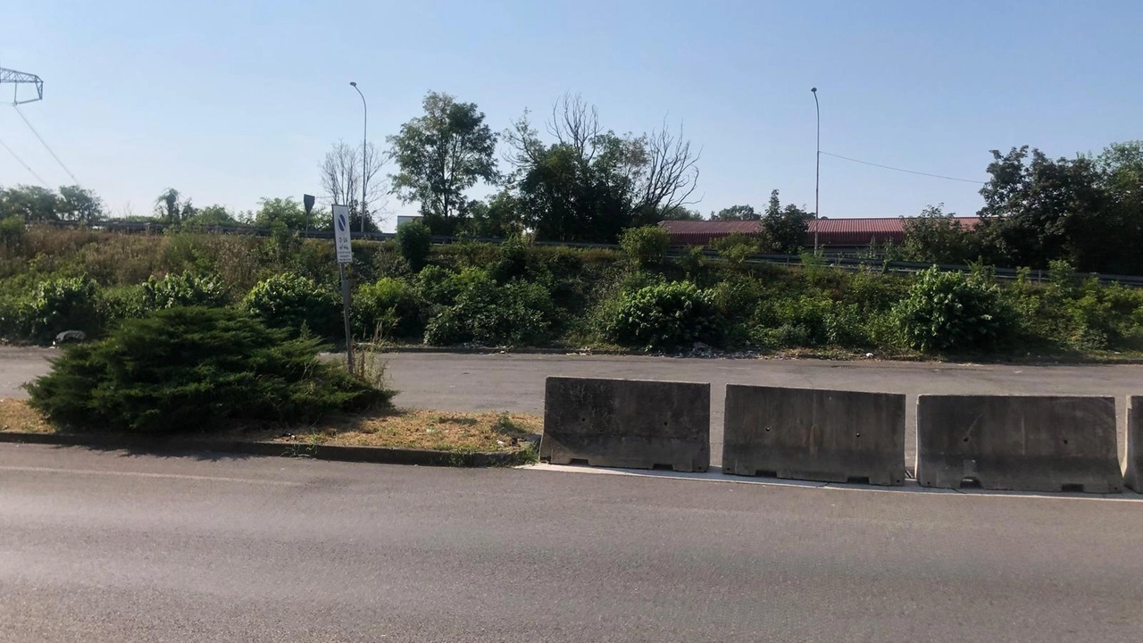 Posizionate vicino alla superstrada nell’area di via Manzoni per evitare ingressi proibiti. Sottoscritto un accordo per la gestione temporanea dell’area in attesa della Pedemontana. Posizionate vicino alla superstrada nell’area di via Manzoni per evitare ingressi proibiti. Sottoscritto un accordo per la gestione temporanea dell’area in attesa della Pedemontana.