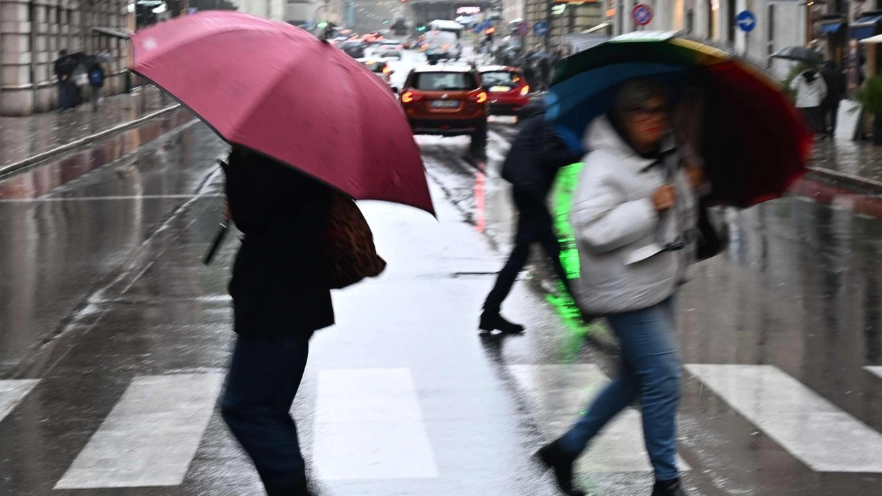 Il forte maltempo perdurerà sull'intera regione fino a mercoledì. Il ritorno del sole e le conseguenti schiarite solo a partire da giovedì Il forte maltempo perdurerà sull'intera regione fino a mercoledì. Il ritorno del sole e le conseguenti schiarite solo a partire da giovedì