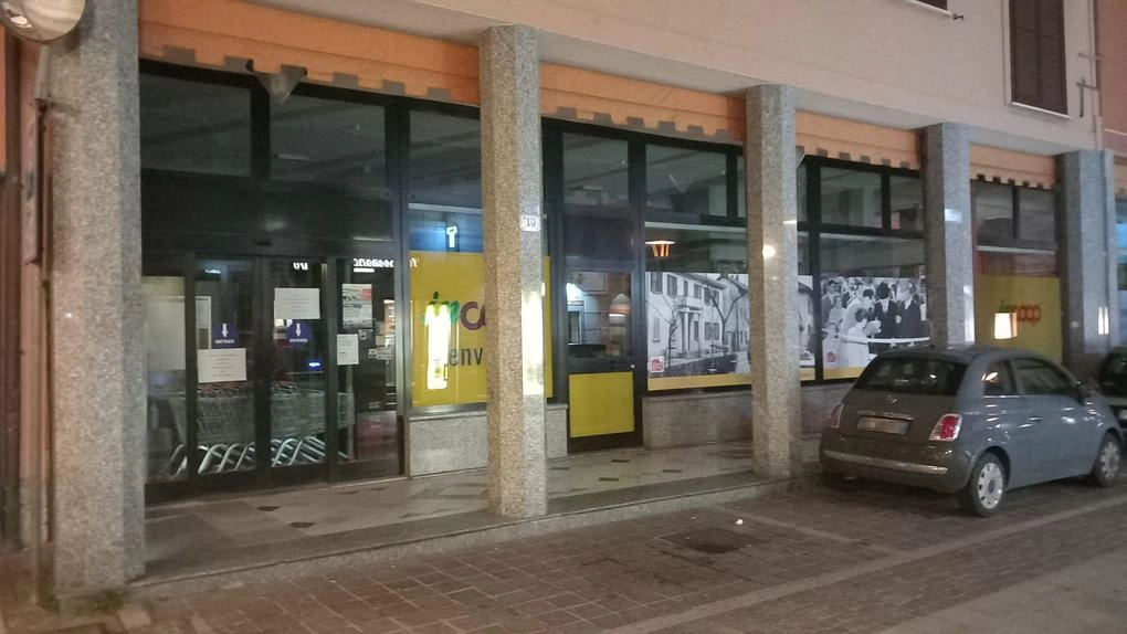 Arese, chiude la Coop di via Caduti