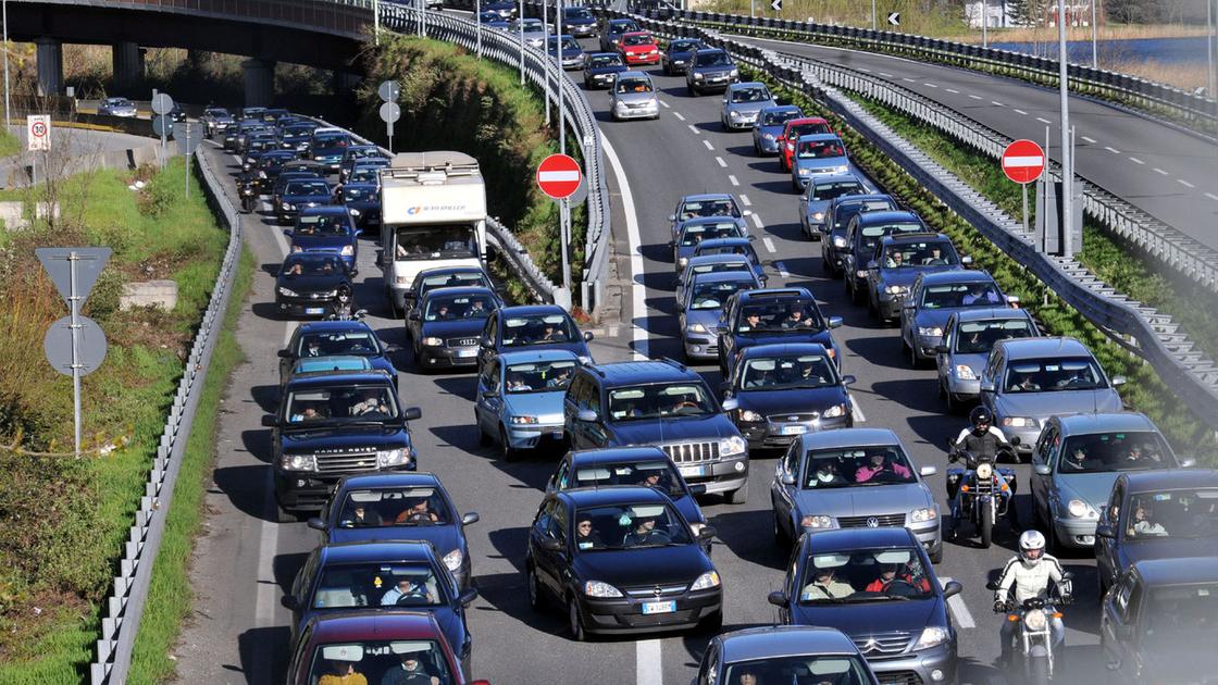 Grave incidente sull’autostrada A4, coinvolte 9 persone: code di oltre 7 chilometri Grave incidente sull’autostrada A4, coinvolte 9 persone: code di oltre 7 chilometri