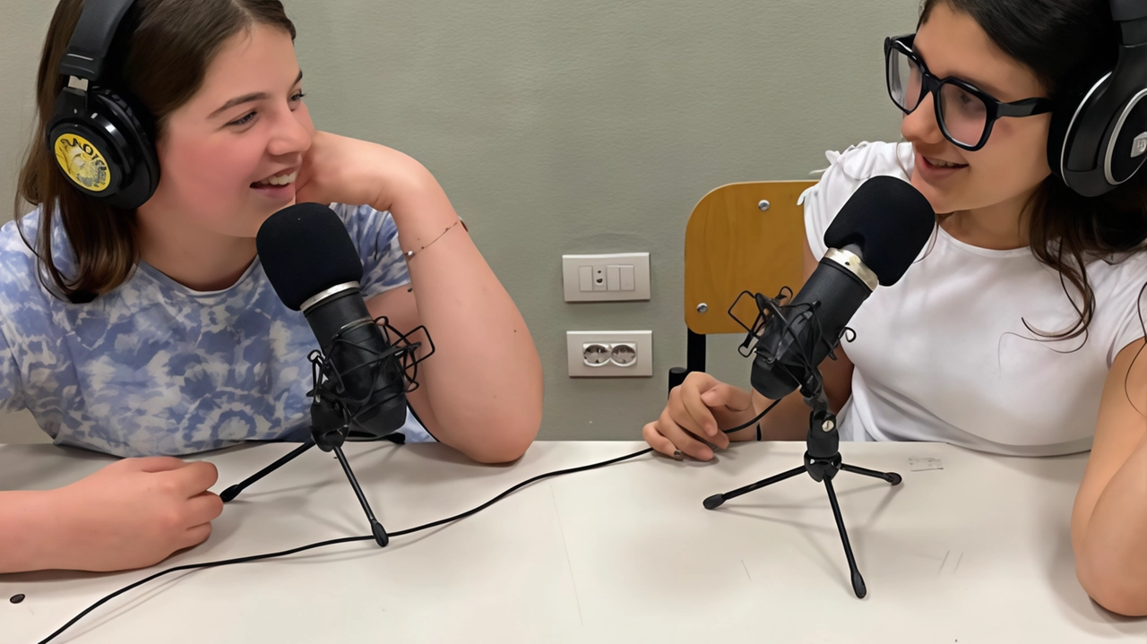 Le giovani speaker della scuola media Don Giussani del quartiere Baruccana di Seveso Le giovani speaker della scuola media Don Giussani del quartiere Baruccana di Seveso