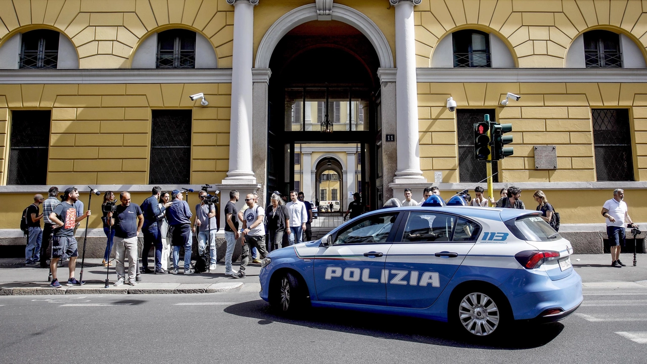 L'ingresso della Questura di Milano: all'interno è in corso l'incidente probatorio sul delitto di Garlasco (Ansa) L'ingresso della Questura di Milano: all'interno è in corso l'incidente probatorio sul delitto di Garlasco (Ansa)