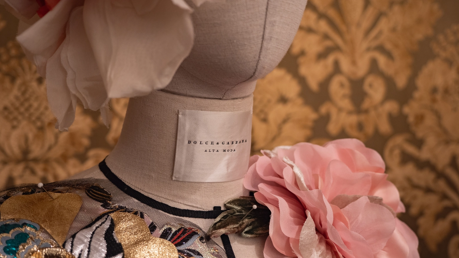 Alcuni delle creazioni di Dolce&Gabbana sposte a Palazzo Reale