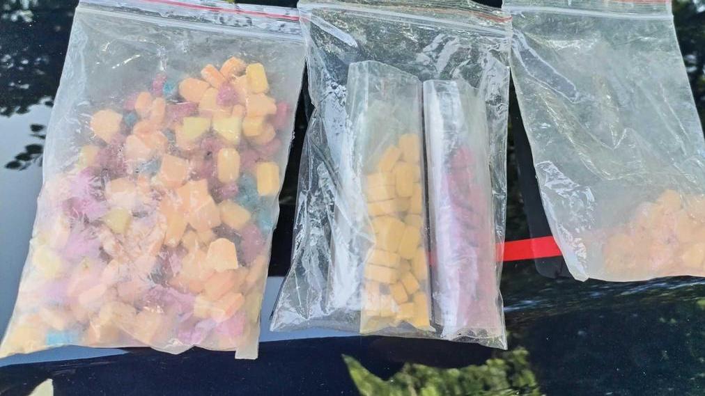 Como, le scorte di ketamina ed ecstasy in casa: 29enne denunciato dalla polizia Como, le scorte di ketamina ed ecstasy in casa: 29enne denunciato dalla polizia