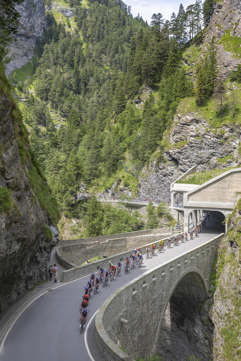 Prima del Tour de Suisse . La Valchiavenna si fa bella nel mondo grazie ai “vicini di casa“ Prima del Tour de Suisse . La Valchiavenna si fa bella nel mondo grazie ai “vicini di casa“