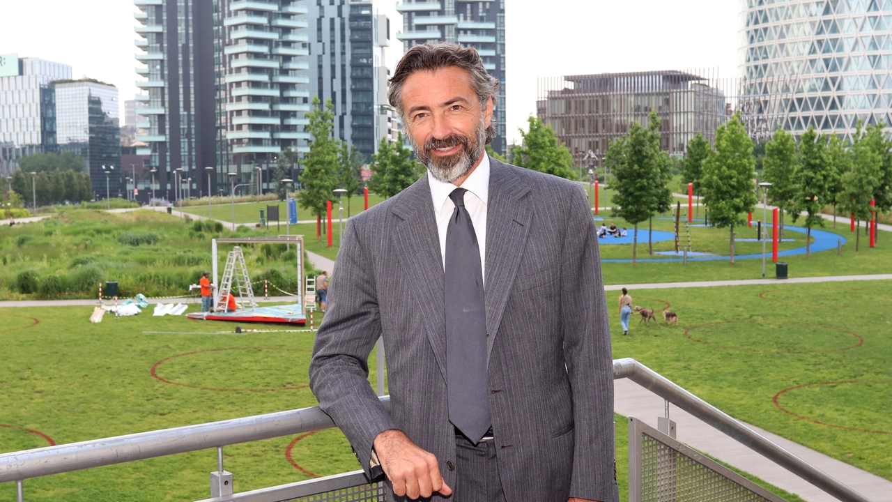 Manfredi Catella, fondatore di Coima, ai domiciliari dal 31 luglio nell'ambito dell'inchiesta sulla corruzione nell'urbanistica di Milano Manfredi Catella, fondatore di Coima, ai domiciliari dal 31 luglio nell'ambito dell'inchiesta sulla corruzione nell'urbanistica di Milano