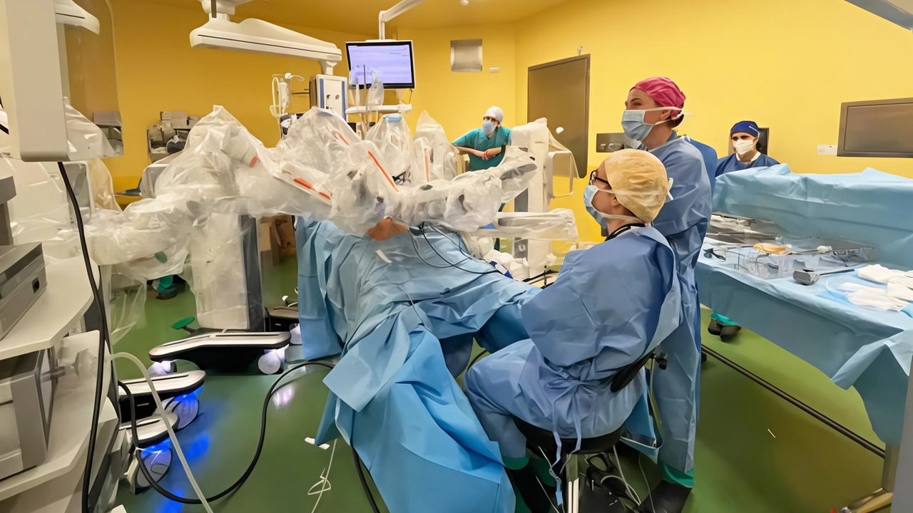 Il Policlinico San Marco è il primo ospedale bergamasco a dotarsi di questa strumentazione. Il responsabile di Chirurgia: "Il gesto della specialista sarà ancora più accurato e preciso". Il Policlinico San Marco è il primo ospedale bergamasco a dotarsi di questa strumentazione. Il responsabile di Chirurgia: "Il gesto della specialista sarà ancora più accurato e preciso".