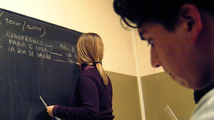 Un sistema di accoglienza che si rispetti non può prescindere dall’insegnamento della lingua del Paese di approdo. Oggi in... Un sistema di accoglienza che si rispetti non può prescindere dall’insegnamento della lingua del Paese di approdo. Oggi in...
