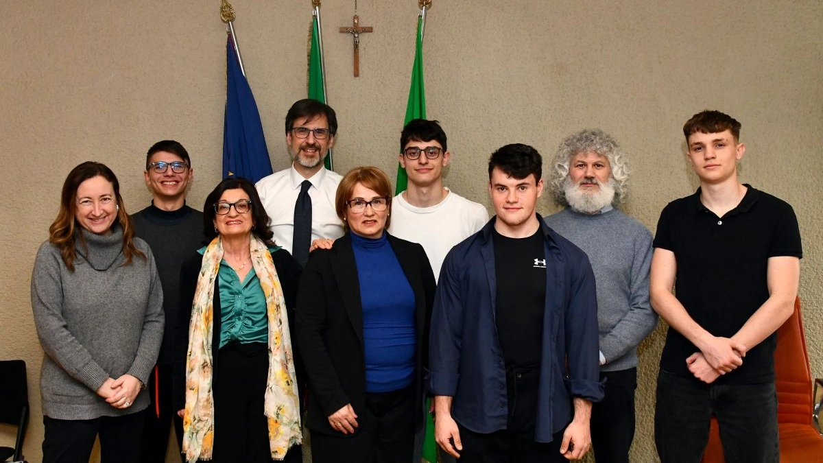 Studenti e docenti di Rho con Commissione Antimafia Studenti e docenti di Rho con Commissione Antimafia
