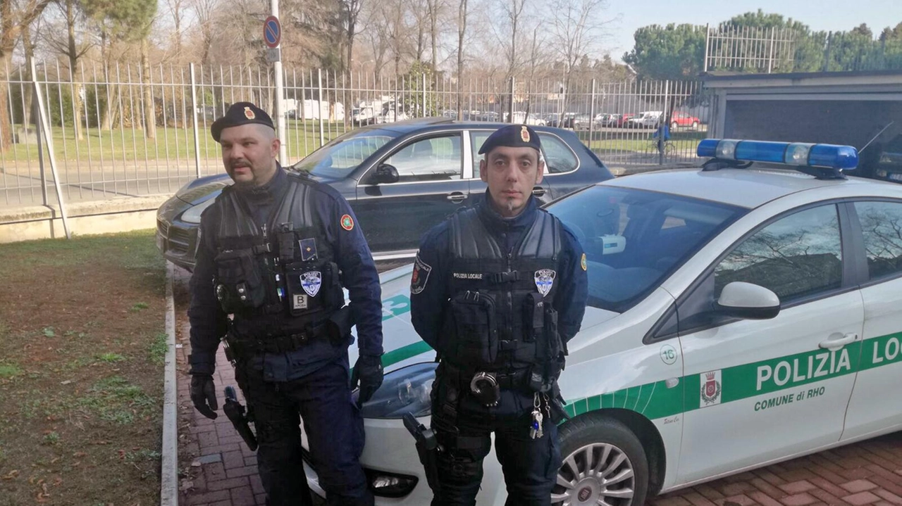 Le indagini e le riprese delle telecamere hanno consentito di rintracciare il “pirata“ che si era fermato a mangiare in un fast food Le indagini e le riprese delle telecamere hanno consentito di rintracciare il “pirata“ che si era fermato a mangiare in un fast food