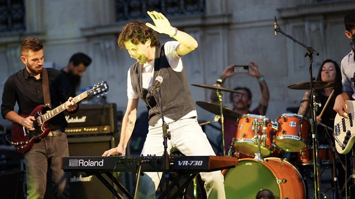 La kermesse estiva riparte dopo il grande successo dello scorso anno. Al via le selezioni delle band emergenti che si esibiranno in piazze e cortili. La kermesse estiva riparte dopo il grande successo dello scorso anno. Al via le selezioni delle band emergenti che si esibiranno in piazze e cortili.