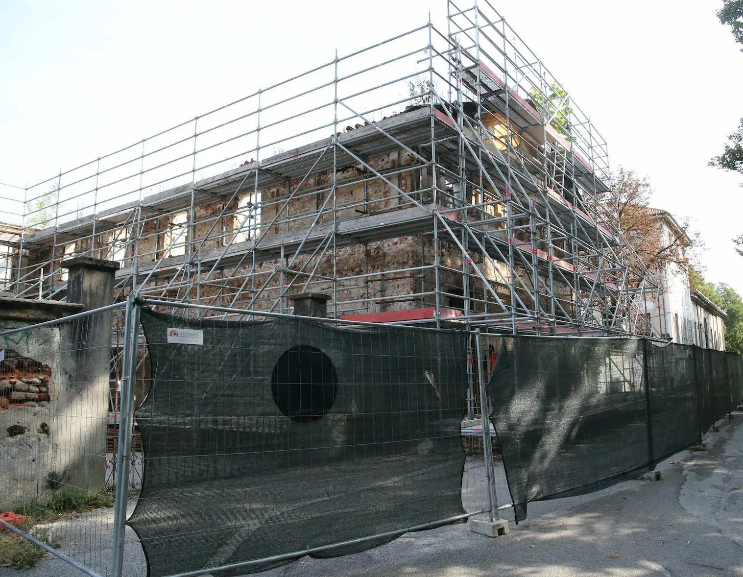 Monza apre 24 cantieri pubblici. Scuole, marciapiedi, municipio: "Ma i soldi non bastano mai"