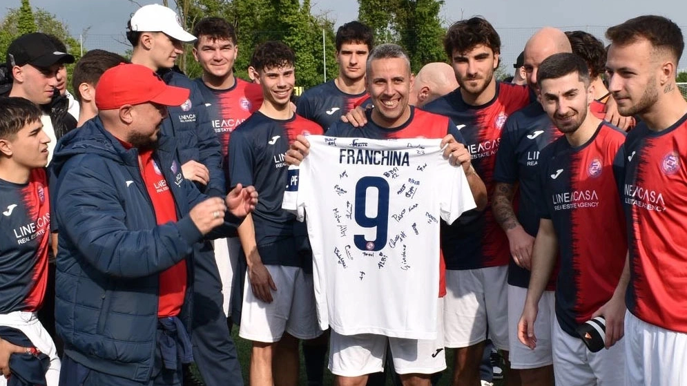 Compagni e tifosi ringraziano il capitano Franchina, bandiera della squadra
