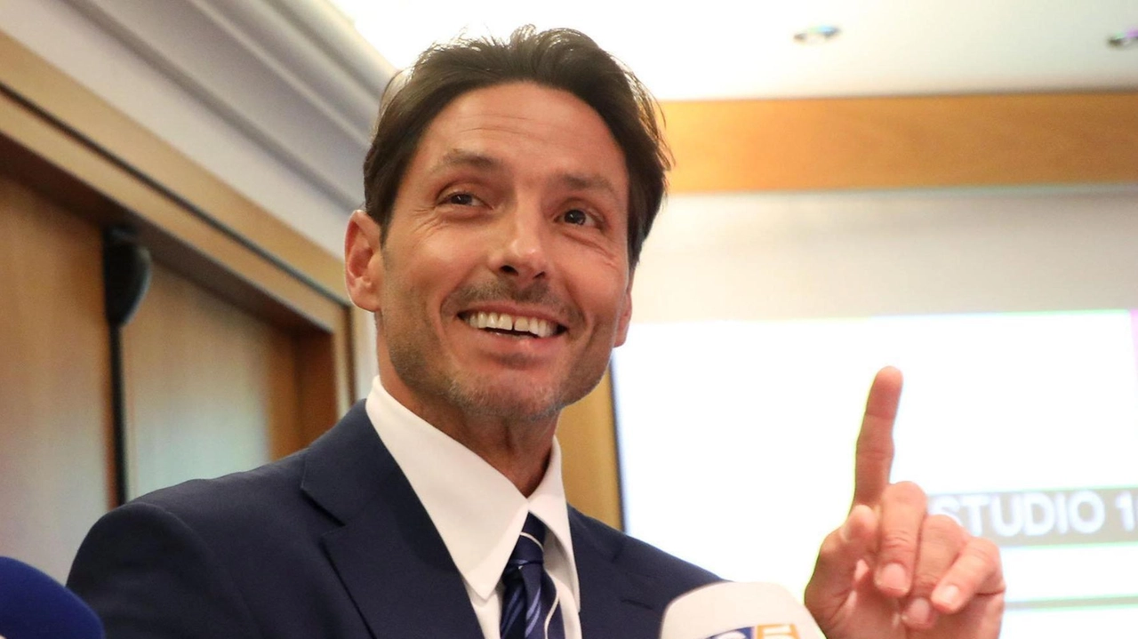 COLOGNO MONZESE (Milano) Dal canone Rai a Sanremo, da Giambruno al futuro dell’audiovisivo. È un Pier Silvio Berlusconi (foto) senza peli... COLOGNO MONZESE (Milano) Dal canone Rai a Sanremo, da Giambruno al futuro dell’audiovisivo. È un Pier Silvio Berlusconi (foto) senza peli...