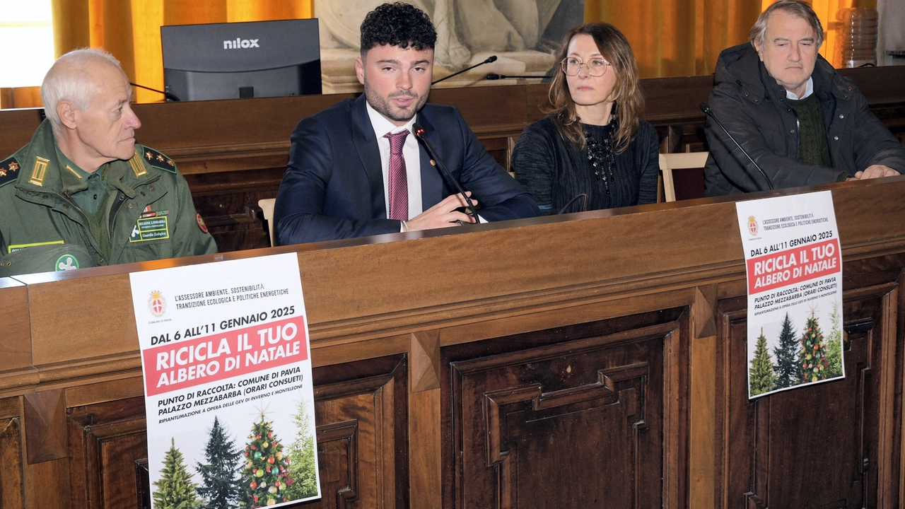 presentazione campagna di riciclo degli alberi di Natale