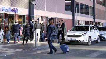 Taxi a Milano, il piano del Comune: le prime 5 licenze ai nuovi conducenti. Ne arriveranno altre 331