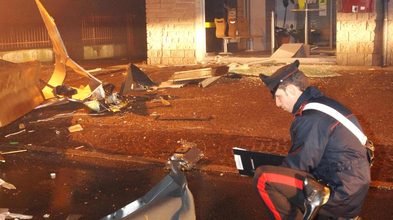 Al lavoro ci sono i carabinieri della Compagnia di Bergamo che stanno incrociando gli elementi raccolti dalle telecamere Al lavoro ci sono i carabinieri della Compagnia di Bergamo che stanno incrociando gli elementi raccolti dalle telecamere