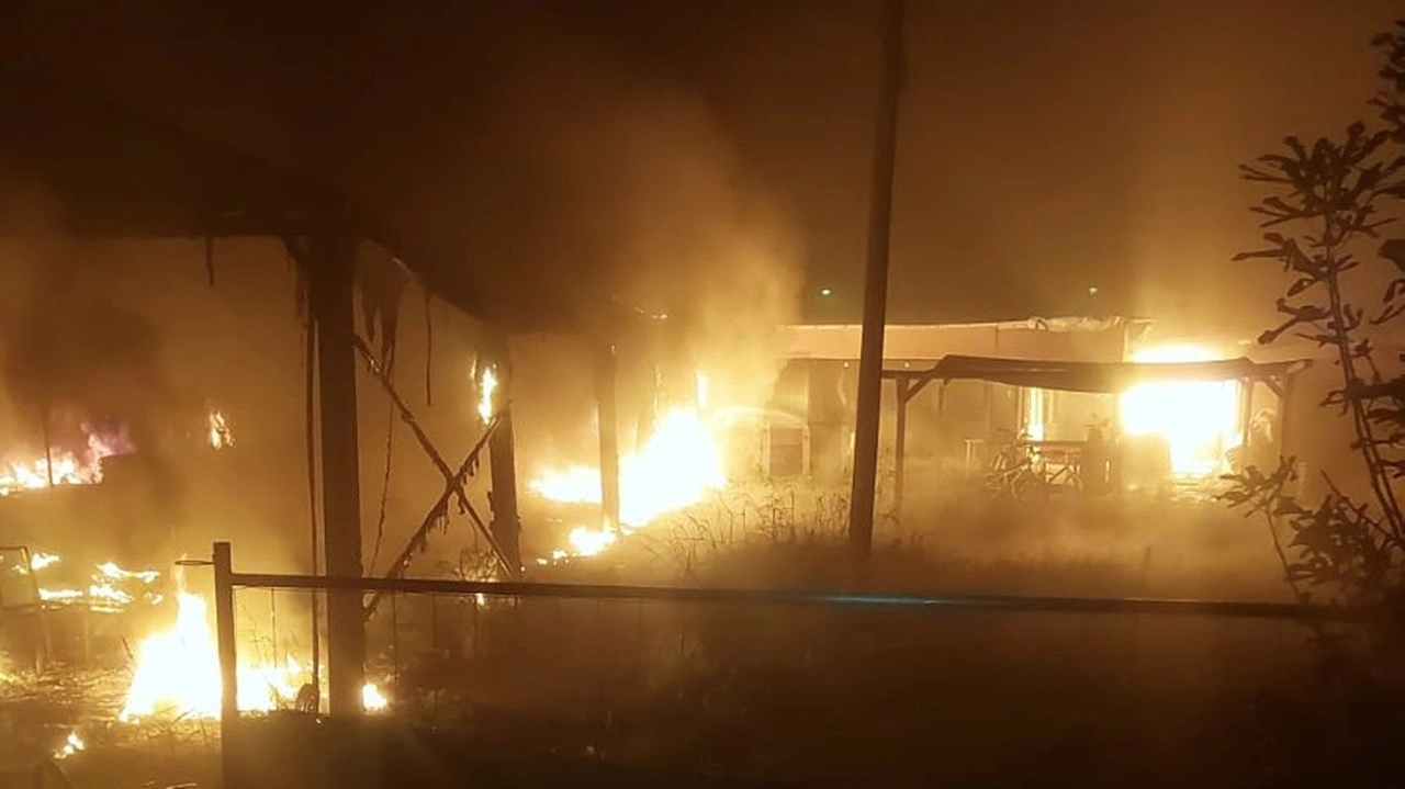 L'incendio doloso allo Sport Village di Rozzano