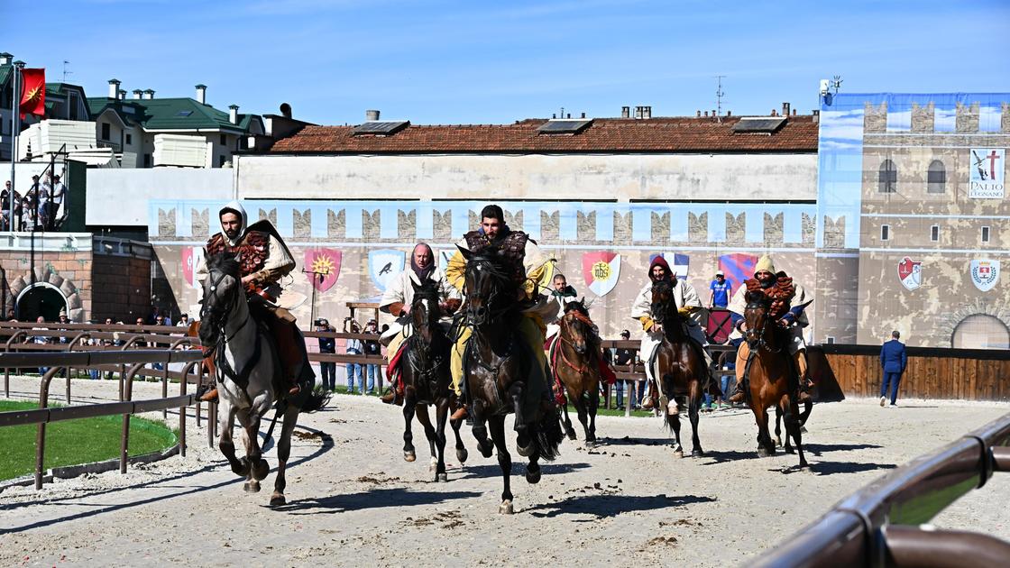 Dopo un’iniziale dimenticanza ecco il francobollo dedicato al Palio Dopo un’iniziale dimenticanza ecco il francobollo dedicato al Palio