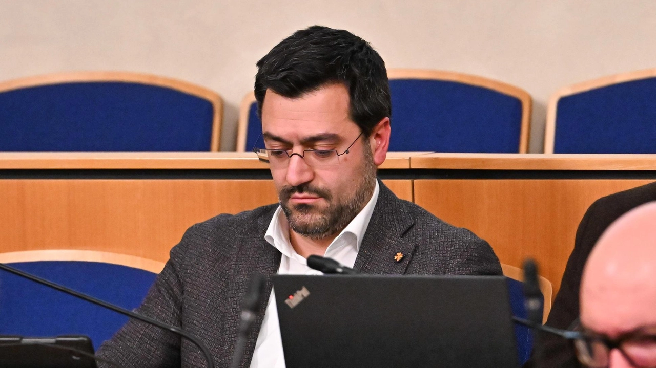 Lorenzo Radice a Colombes, in Francia per riallacciare uno storico. gemellaggio L’intesa tra le due città fu siglata dall’allora sindaco. Luigi Accorsi nel 1961 Una due giorni all’insegna di un accordo da riattivare e del gioco degli scacchi