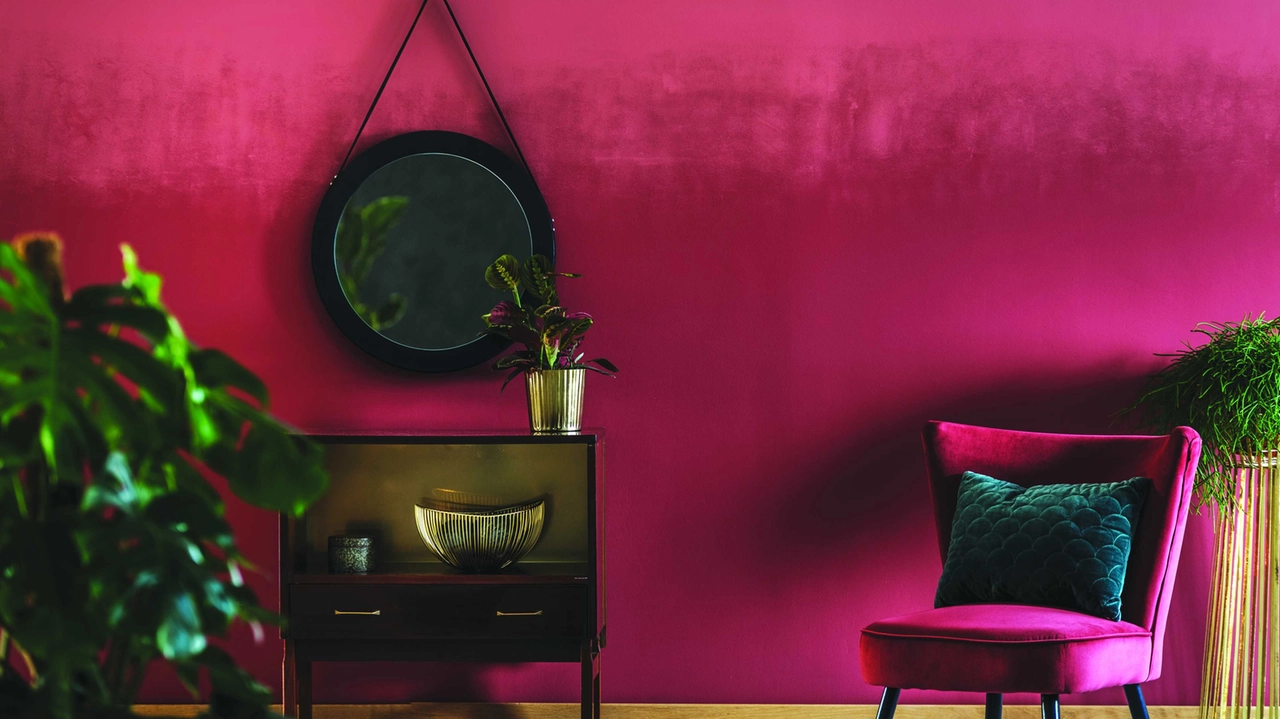 Il burgundy è il colore della stagione ed è una tonalità molto versatile Il burgundy è il colore della stagione ed è una tonalità molto versatile