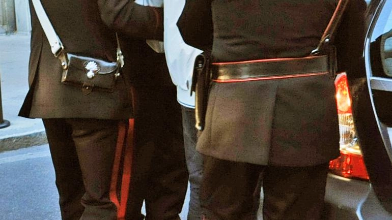 I carabinieri della stazione di Osio Sotto si sono presentati nella casa dell’uomo già conosciuto I carabinieri della stazione di Osio Sotto si sono presentati nella casa dell’uomo già conosciuto