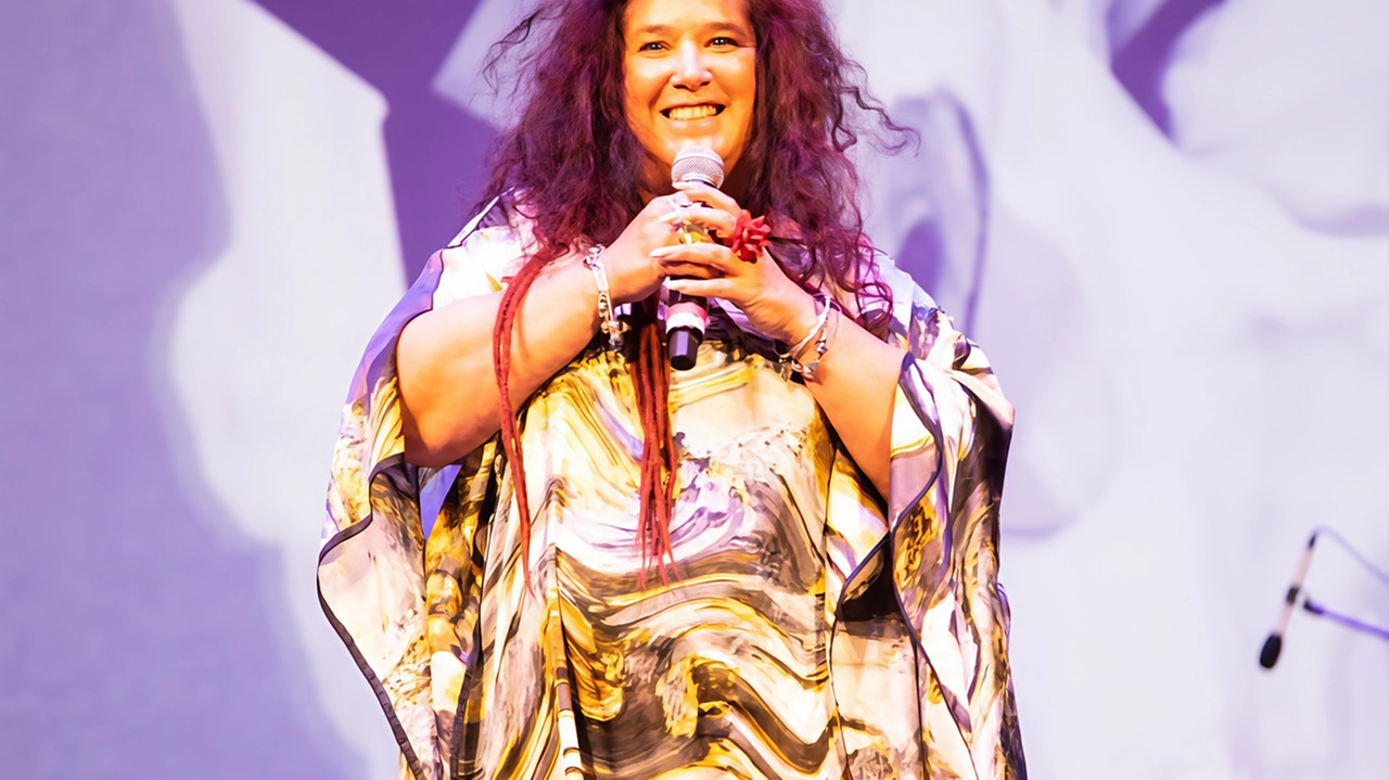 La cantante blues e gospel milanese MamaBaba protagonista del concerto al teatro OppArt di Sovico