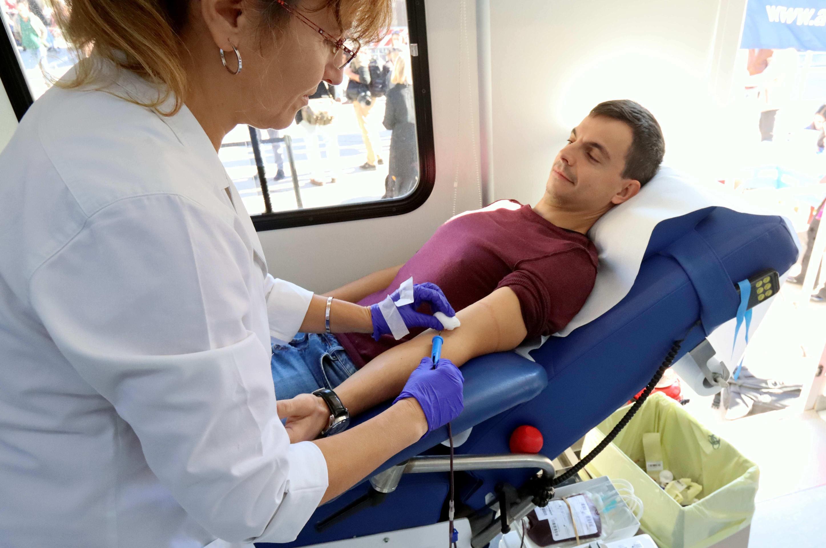 Lunedì in Stazione Centrale dopo aver donato il sangue cappuccio e brioche sono gratis Lunedì in Stazione Centrale dopo aver donato il sangue cappuccio e brioche sono gratis