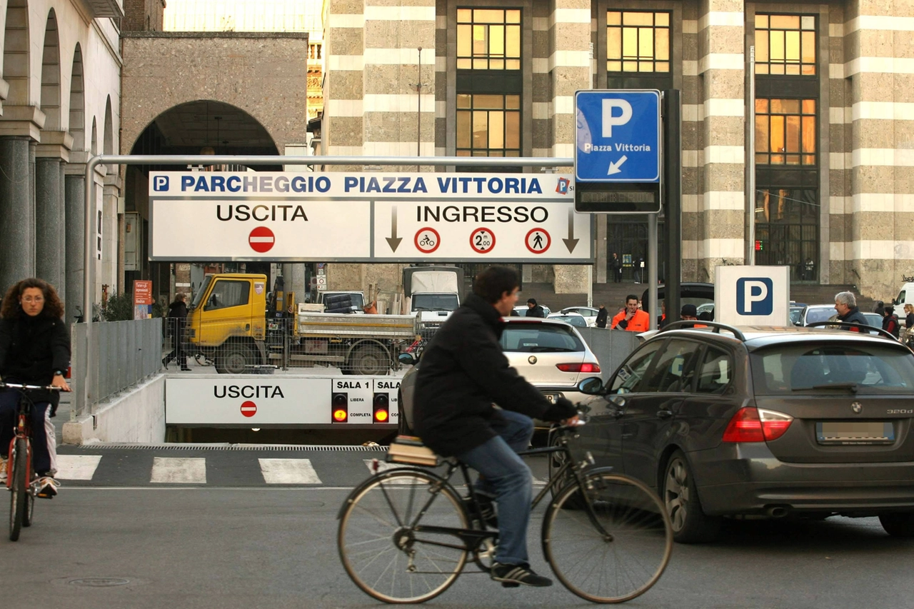 Il parcheggio di piazza Vittoria al centro del dibattito